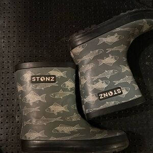 Stonz Toddler size 9 Fish Rain Boot